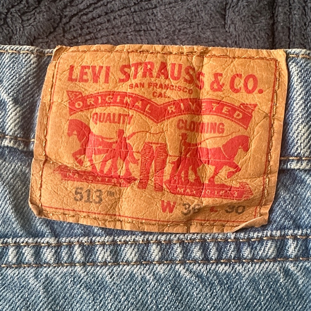 Levi's Classic Blue Denim Jeans - Picture 3 of 5